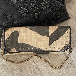 Loft linen clutch